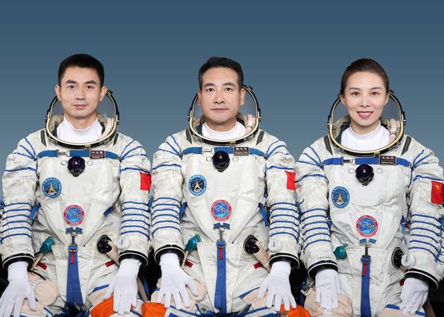 直播:神舟十三号载人飞行任务发布会 中国空间站将迎来首位女航天员